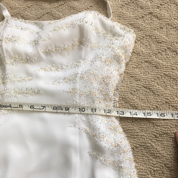 Gown - Picture 4 of 8